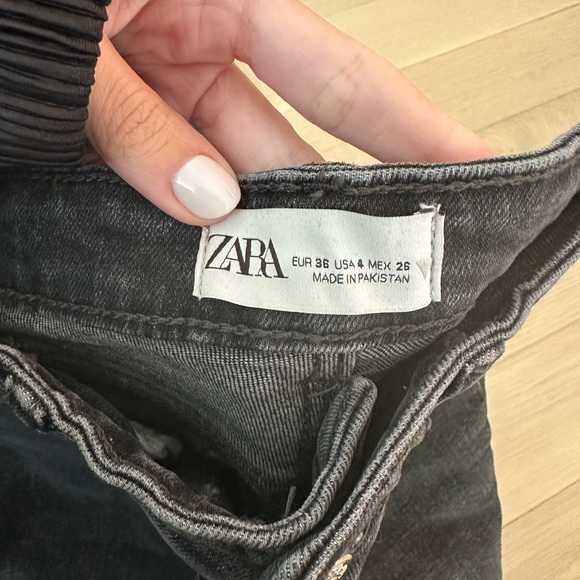 Zara Dark Gray Slit Jeans Size 4 - Picture 4 of 4
